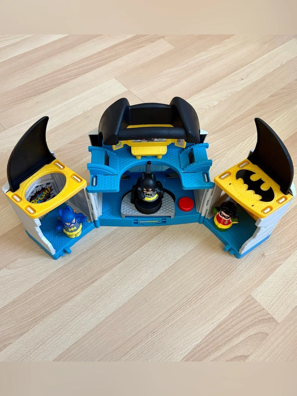 Fisher Price Little People Batcave with 3 Figures Batman Batgirl Robin DC